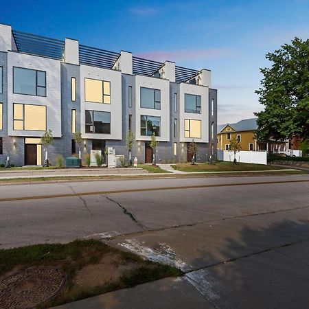 New Modern Townhome With Rooftop Patio Townhouse Iowa City Exterior photo