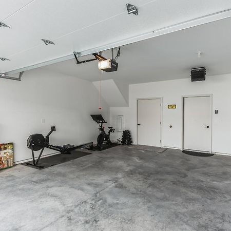 New Modern Townhome With Rooftop Patio Townhouse Iowa City Exterior photo