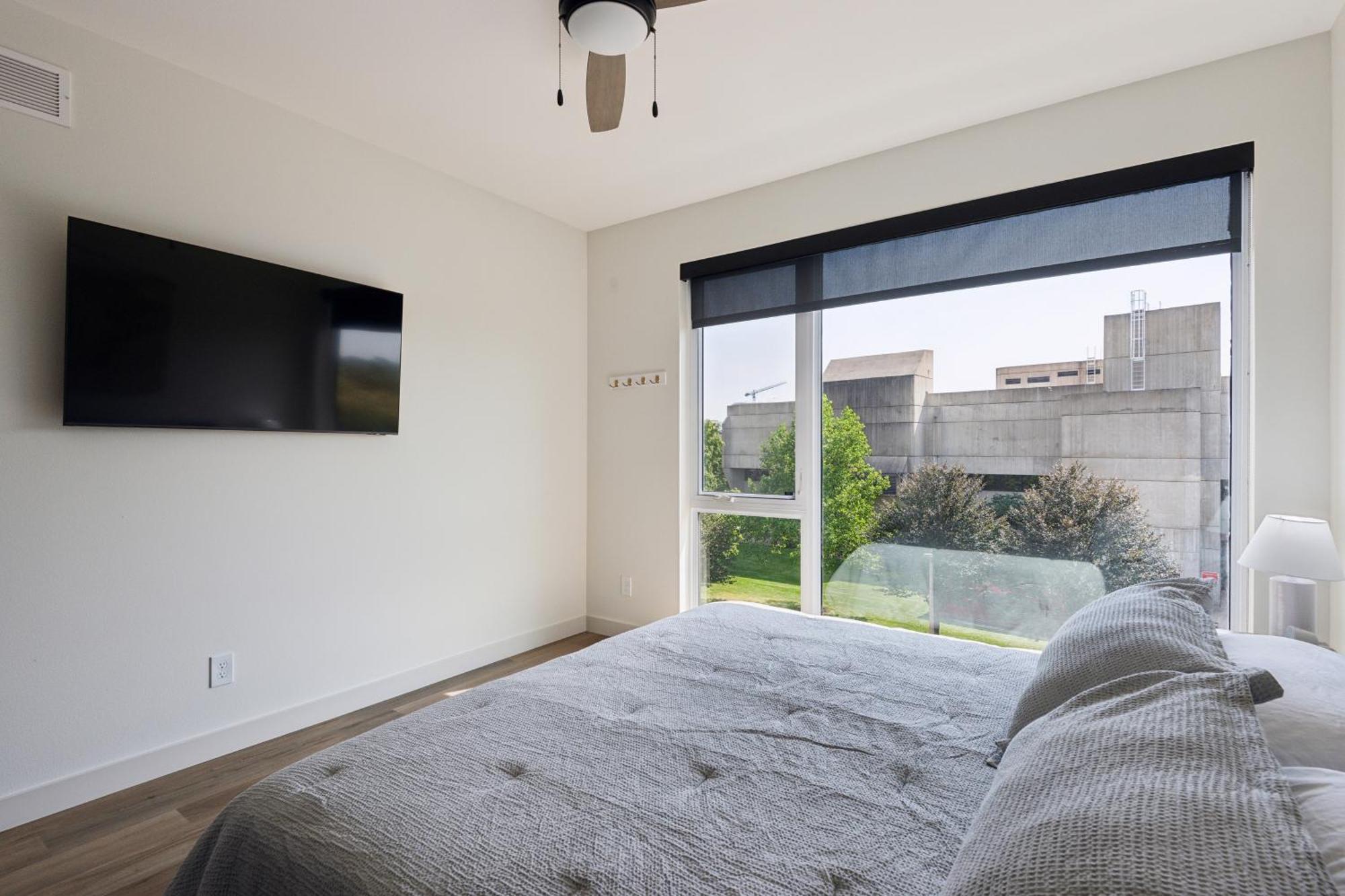 New Modern Townhome With Rooftop Patio Townhouse Iowa City Exterior photo