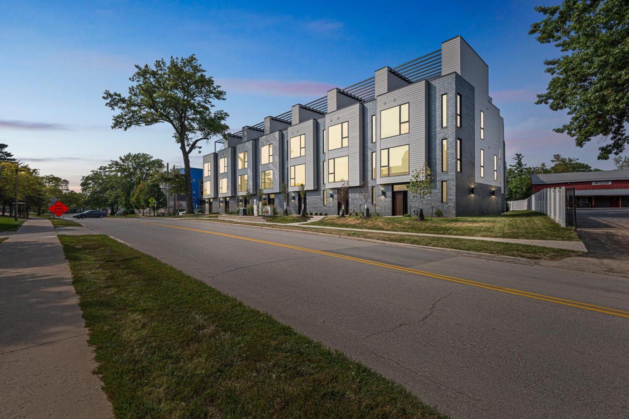 New Modern Townhome With Rooftop Patio Townhouse Iowa City Exterior photo