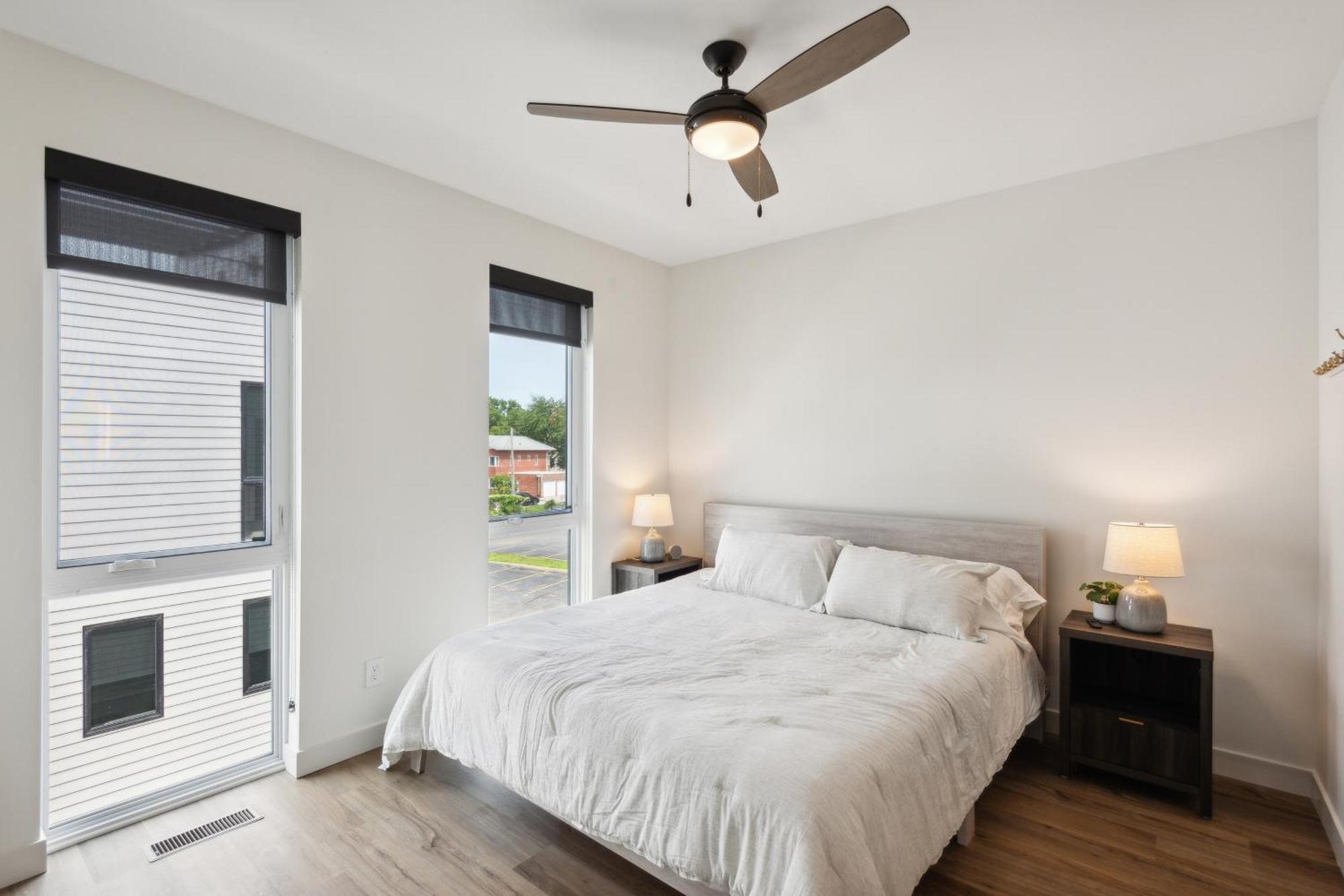 New Modern Townhome With Rooftop Patio Townhouse Iowa City Exterior photo