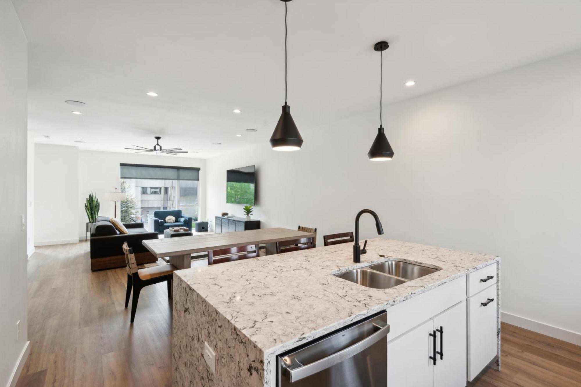 New Modern Townhome With Rooftop Patio Townhouse Iowa City Exterior photo