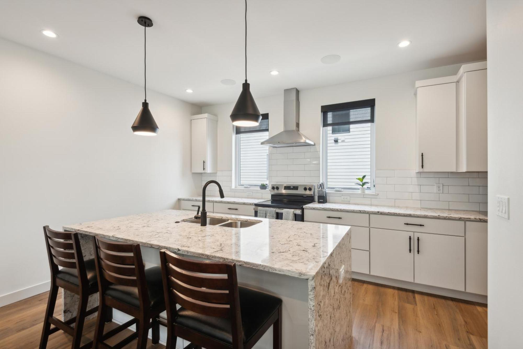 New Modern Townhome With Rooftop Patio Townhouse Iowa City Exterior photo